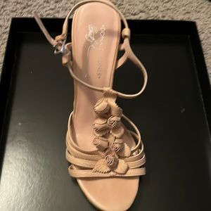 9.5 neutral summer wedges!  Beautiful  shoe from Donald Pliner